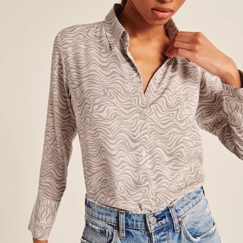 **NWT** Abercrombie & Fitch - Boyfriend Faux Silk Button-Up Shirt